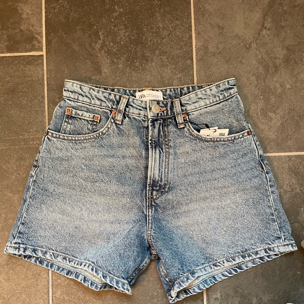 Zara high-rise mom shorts